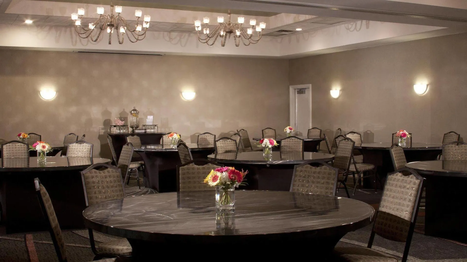 Embassy Suites By Hilton Las Vegas 4*,